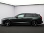 Volvo V60 2.0 T6 Plug-in hybrid AWD Ultra Dark / Head-Up Display / Bowers & Wilkins Audio / Stoelmassage / 360 camera / Pano. dak / Stoelventilatie / Elektr. stoelverstelling / Stoel-, stuur- & achterbankverwarming / BLIS