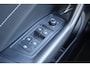 Volkswagen T-Roc 1.5 TSI 150pk DSG R-Line | Navigatie | Trekhaak | Camera | PDC