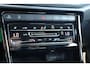 Volkswagen T-Roc 1.5 TSI 150pk DSG R-Line | Navigatie | Trekhaak | Camera | PDC