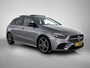 Mercedes-Benz B-klasse 200 Business Solution AMG | Panoramadak | Achteruitrijcamera | Nightpakket | Multibeam Koplampen | Inclusief 24 maanden MB Certified garantie voor Europa.