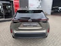 Toyota Yaris Cross 1.5 Hybrid 115 First Edition BRONZE MET. STOEL- STUUR- EN RUITENWISSER VERWARMING DRAADLOOS LADEN