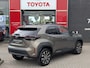 Toyota Yaris Cross 1.5 Hybrid 115 First Edition BRONZE MET. STOEL- STUUR- EN RUITENWISSER VERWARMING DRAADLOOS LADEN