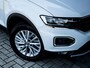 Volkswagen T-Roc 1.5 TSI Style | Trekhaak | Panoramadak | Adaptieve Cruise Control | Schuif/Kanteldak | DAB | Apple Carplay | Android Auto | Stoelverwarming | Parkeersensoren Voor & Achter |