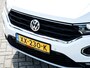 Volkswagen T-Roc 1.5 TSI Style | Trekhaak | Panoramadak | Adaptieve Cruise Control | Schuif/Kanteldak | DAB | Apple Carplay | Android Auto | Stoelverwarming | Parkeersensoren Voor & Achter |