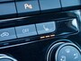 Volkswagen T-Roc 1.5 TSI Style | Trekhaak | Panoramadak | Adaptieve Cruise Control | Schuif/Kanteldak | DAB | Apple Carplay | Android Auto | Stoelverwarming | Parkeersensoren Voor & Achter |