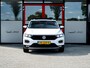Volkswagen T-Roc 1.5 TSI Style | Trekhaak | Panoramadak | Adaptieve Cruise Control | Schuif/Kanteldak | DAB | Apple Carplay | Android Auto | Stoelverwarming | Parkeersensoren Voor & Achter |