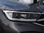 Volkswagen T-Roc 1.5 TSI R-Line Edition | Afneembare Trekhaak | Adaptive Cruisecontrol | IQ-Led | Camera | Stoelverwarming | Massage | LMV