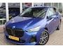 BMW 2-Serie Active Tourer (u06) 225e 245PK XDRIVE M-SPORT SHADOW LINE Navi | Camera | Adapt.Cruise | Comfort Acces | Dab | Adapt. Led | 18 Inch Lm |