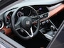 Alfa Romeo Giulia 2.0T Super | 200 PK | Bruin leder | Camera | Elektrische stoel + memory |