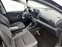 Toyota Yaris 1.5 Hybrid 115 Dynamic Comfort Pack | BTW voertuig | Dealer onderhouden | Stoel+Stuurverwarming | Dodehoek detectie | Parkeersensoren voor+achter | Climate Control | Cruise Control Adaptive | Navigatie | Apple CarPlay/Android