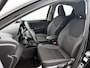 Toyota Yaris 1.5 Hybrid 115 Dynamic Comfort Pack | BTW voertuig | Dealer onderhouden | Stoel+Stuurverwarming | Dodehoek detectie | Parkeersensoren voor+achter | Climate Control | Cruise Control Adaptive | Navigatie | Apple CarPlay/Android
