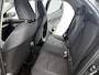 Toyota Yaris 1.5 Hybrid 115 Dynamic Comfort Pack | BTW voertuig | Dealer onderhouden | Stoel+Stuurverwarming | Dodehoek detectie | Parkeersensoren voor+achter | Climate Control | Cruise Control Adaptive | Navigatie | Apple CarPlay/Android