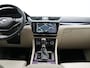 Skoda Superb Combi 1.4 TSI iV Laurin & Klement PHEV 218pk Dealer O.H. | Trekhaak Af Fabriek | Adaptive Cruise | Camera | Lederen Comfortzetels Memory & Verwarmd | Stuur Verwarmd | Canton Audio | Blis | Keyless | Apple Carplay | Crystal LED | Navigatie | DAB | Plug In Hybrid |