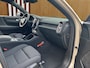 Volvo EX40 Single Motor Extended Range Plus 82 kWh | BLIS | Harman Kardon | Trekhaak | Stoel + Stuur Verwarming | Keyless Start / Entry |