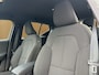 Volvo EX40 Single Motor Extended Range Plus 82 kWh | BLIS | Harman Kardon | Trekhaak | Stoel + Stuur Verwarming | Keyless Start / Entry |