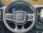 Volvo EX40 Single Motor Extended Range Plus 82 kWh | BLIS | Harman Kardon | Trekhaak | Stoel + Stuur Verwarming | Keyless Start / Entry |