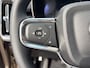 Volvo EX40 Single Motor Extended Range Plus 82 kWh | BLIS | Harman Kardon | Trekhaak | Stoel + Stuur Verwarming | Keyless Start / Entry |