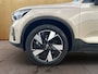 Volvo EX40 Single Motor Extended Range Plus 82 kWh | BLIS | Harman Kardon | Trekhaak | Stoel + Stuur Verwarming | Keyless Start / Entry |