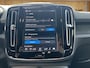 Volvo EX40 Single Motor Extended Range Plus 82 kWh | BLIS | Harman Kardon | Trekhaak | Stoel + Stuur Verwarming | Keyless Start / Entry |