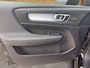 Volvo XC40 2.0 B4 Plus Black Edition | BLIS | Stoel + Stuur Verwarming | Harman Kardon | 360 Camera | Trekhaak | Keyless Start / Entry |