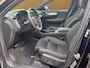 Volvo XC40 2.0 B4 Plus Black Edition | BLIS | Stoel + Stuur Verwarming | Harman Kardon | 360 Camera | Trekhaak | Keyless Start / Entry |