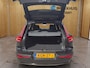 Volvo XC40 2.0 B4 Plus Black Edition | BLIS | Stoel + Stuur Verwarming | Harman Kardon | 360 Camera | Trekhaak | Keyless Start / Entry |