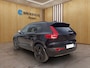 Volvo XC40 2.0 B4 Plus Black Edition | BLIS | Stoel + Stuur Verwarming | Harman Kardon | 360 Camera | Trekhaak | Keyless Start / Entry |