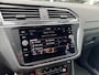 Volkswagen Tiguan 1.4 TSI e-Hybrid R-line 245pk Trekhaak 360 Camera Stuur, Stoelverwarming HUD