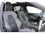 Volvo V60 T8 Plug-in hybrid AWD Plus Dark | Trekhaak | Panoramadak | Verwarmbare voorstoelen, achterbank en stuurwiel | Head-up display | 360 graden camera | Premium audio by Harman Kardon | Apple carplay/Android auto | Keyless |