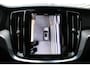 Volvo V60 T8 Plug-in hybrid AWD Plus Dark | Trekhaak | Panoramadak | Verwarmbare voorstoelen, achterbank en stuurwiel | Head-up display | 360 graden camera | Premium audio by Harman Kardon | Apple carplay/Android auto | Keyless |