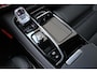 Volvo V60 T8 Plug-in hybrid AWD Plus Dark | Trekhaak | Panoramadak | Verwarmbare voorstoelen, achterbank en stuurwiel | Head-up display | 360 graden camera | Premium audio by Harman Kardon | Apple carplay/Android auto | Keyless |