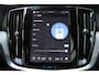 Volvo V60 T8 Plug-in hybrid AWD Plus Dark | Trekhaak | Panoramadak | Verwarmbare voorstoelen, achterbank en stuurwiel | Head-up display | 360 graden camera | Premium audio by Harman Kardon | Apple carplay/Android auto | Keyless |