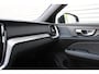 Volvo V60 T8 Plug-in hybrid AWD Plus Dark | Trekhaak | Panoramadak | Verwarmbare voorstoelen, achterbank en stuurwiel | Head-up display | 360 graden camera | Premium audio by Harman Kardon | Apple carplay/Android auto | Keyless |