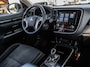 Mitsubishi Outlander 2.4 PHEV Pure | PARKEERCAMERA | TREKHAAK | STOELVERWARMING | XENON | CRUISE / CLIMATE | XENON | NAP KM STAND