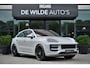 Porsche Cayenne Coupé 3.0 E-Hybrid SportDesign Krijt SoftClose Achterasbesturing Pano Head-up Innodrive PDCC 18-weg