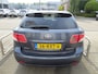 Toyota Avensis Wagon 1.8 VVTi Business portier schade