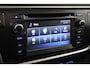 Toyota Auris Touring Sports 1.8 Hybrid Lease Plus | Panoramadak | Navigatie | Stoelverwarming | Parkeersensoren voor/achter | Keyless | Cruise Control | Clima | Camera | Xenon | 16 inch | Bluetooth