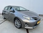 Toyota Auris 1.8 Hybrid Dynamic 5drs - camera - clima - cruise control - bluetooth - trekhaak - NAP - dealer onderhouden - isofix