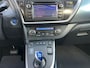 Toyota Auris 1.8 Hybrid Dynamic 5drs - camera - clima - cruise control - bluetooth - trekhaak - NAP - dealer onderhouden - isofix