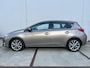 Toyota Auris 1.8 Hybrid Dynamic 5drs - camera - clima - cruise control - bluetooth - trekhaak - NAP - dealer onderhouden - isofix