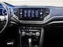 Volkswagen T-Roc 1.5 TSI Sport / 150pk / Panorama dak / Trekhaak / Achteruitrij camera /