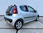 Peugeot 107 1.0 Envy 5drs Black & Silver Edition Airco - bluetooth - privacy glass - Lm velgen - NAP
