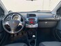 Peugeot 107 1.0 Envy 5drs Black & Silver Edition Airco - bluetooth - privacy glass - Lm velgen - NAP