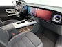 Mercedes-Benz GLB 250+ Business Solution AMG 7p. 85.5 kWh | Premium Plus pakket | Winterpakket | Nightpakket | Parkeerpakket | Vast panoramadak | Burmester® 3D surround sound system | Massage functie | GUARD 360° | 19” vijfspaaks lichtmetalen AMG-velgen |