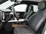 Mercedes-Benz GLB 250+ Business Solution AMG 7p. 85.5 kWh | Premium Plus pakket | Winterpakket | Nightpakket | Sportstoelen Pakket | Vast panoramadak | Burmester® 3D surround sound | Massage functie | GUARD 360° | 19” vijfspaaks lichtmetalen AMG-velgen |