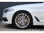 BMW 5-Serie 530e Sport Line | Bowers & Wilkins | massage | head-up | softclose | schuifkanteldak | stoelkoeling | adap. cruise