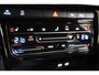 Volkswagen T-Roc 1.5 TSI 150pk R-Line Business+ | IQ. Light | Camera | Elek. klep | 100% (Dealer) onderhouden label