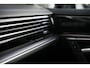 Volkswagen Touareg 3.0 TSi eHybrid 4MOTION R design | Luchtvering | Panoramisch schuifdak |  Adaptieve Cruise Control | Head-up display | Leder "Puglia" "R-logo' zwart/ blauwe stikking |
