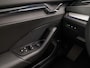 Skoda Octavia Combi 1.4 TSI iV PHEV Sport 218Pk Automaat (VIRTUAL COCKPIT, APPLE CARPLAY, GROOT NAVI, CAMERA, STOELVERWARMING, SPORTSTOELEN, GETINT GLAS, CRUISE, NIEUWE APK, NIEUWSTAAT)