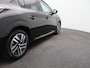Peugeot 208 1.2 PureTech Allure Pack | Stoelverwarming | Camera | Parkeersensoren | Navigatie | Cruise Control | Apple Carplay/Android Auto | 16" Lichtmetalen Velgen
